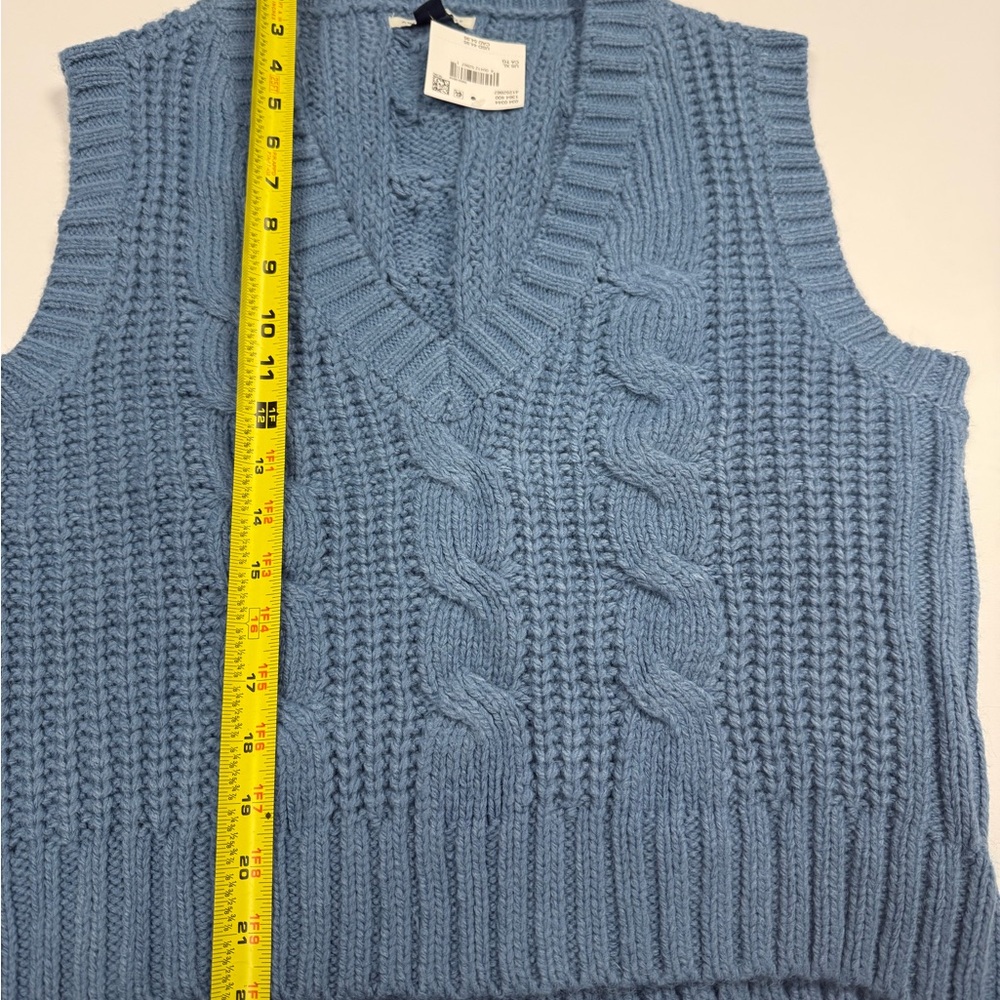 American Eagle NWT XL dusty Blue Cable Knit Sleeveless Sweater Vest - Picture 9 of 13